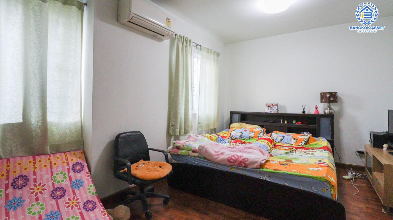 *****ทาวน์เฮ้าส์มือสอง ม.พฤกษาวิลล์37 วัชรพล-เพิ่มสิน เนื้อที่ 19.5 ตร.ว. ฟังก์ชัน 3 ห้องนอน 2 ห้องน้ำ จอดรถได้ 1 คัน บ้านสวยพร้อมเข้าอยู่ ใกล้สิ่งอำนวยความสะดวก บนทำเลที่ดี เชื่อมต่อถนนวัชรพล-เพิ่มสิน, ถนนสายไหม เข้าเมืองให้เป็นเรื่องง่ายดาย ใกล้ถนนสุขภิบาล5 และใกล้ทางด่วน ฉลองรัช